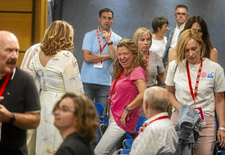 EAJko politikari eta militanteak hauteskunde gaueko ospakizunetan.