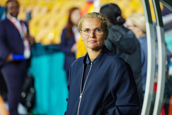 Sarina Wiegman Ingalaterrako selekzioko hautatzailea Australia eta Zeelanda Berriko Munduko Kopako lehen partidan, Haitiren aurkakoan. 