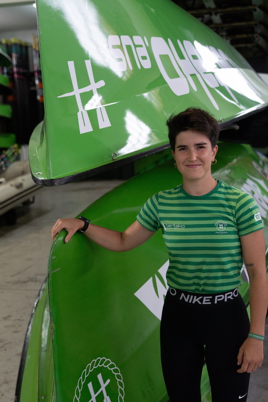 Miren Garmendia patroia Hondarribiko arraun klubean.