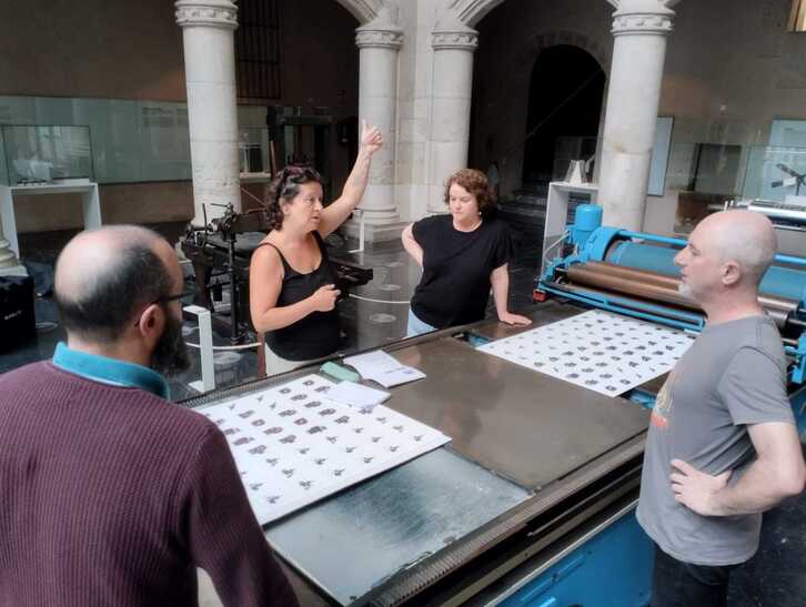 Zuriñe López de Sabando durante el rodaje de 'De chica en la máquina'.