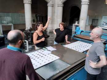 Zuriñe López de Sabando durante el rodaje de 'De chica en la máquina'.