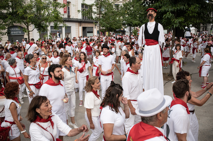 Egunero bezala, baionarrek oinak astintzeko aukerarik ez dute galduko gaur, azken Dantzazpi kari.