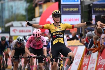 Olav Kooij gaztea jaun eta jabe Opoleko helmugan.