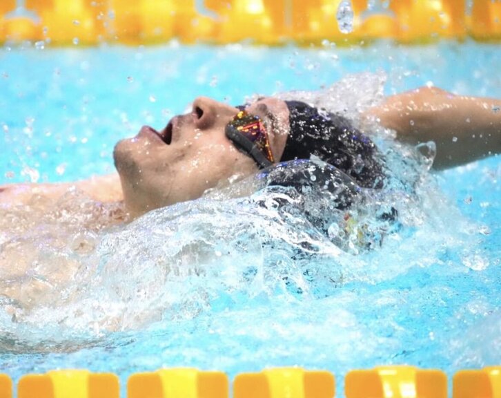 Iñigo Llopis se ha impuesto en la prueba 100 metros espalda S8.