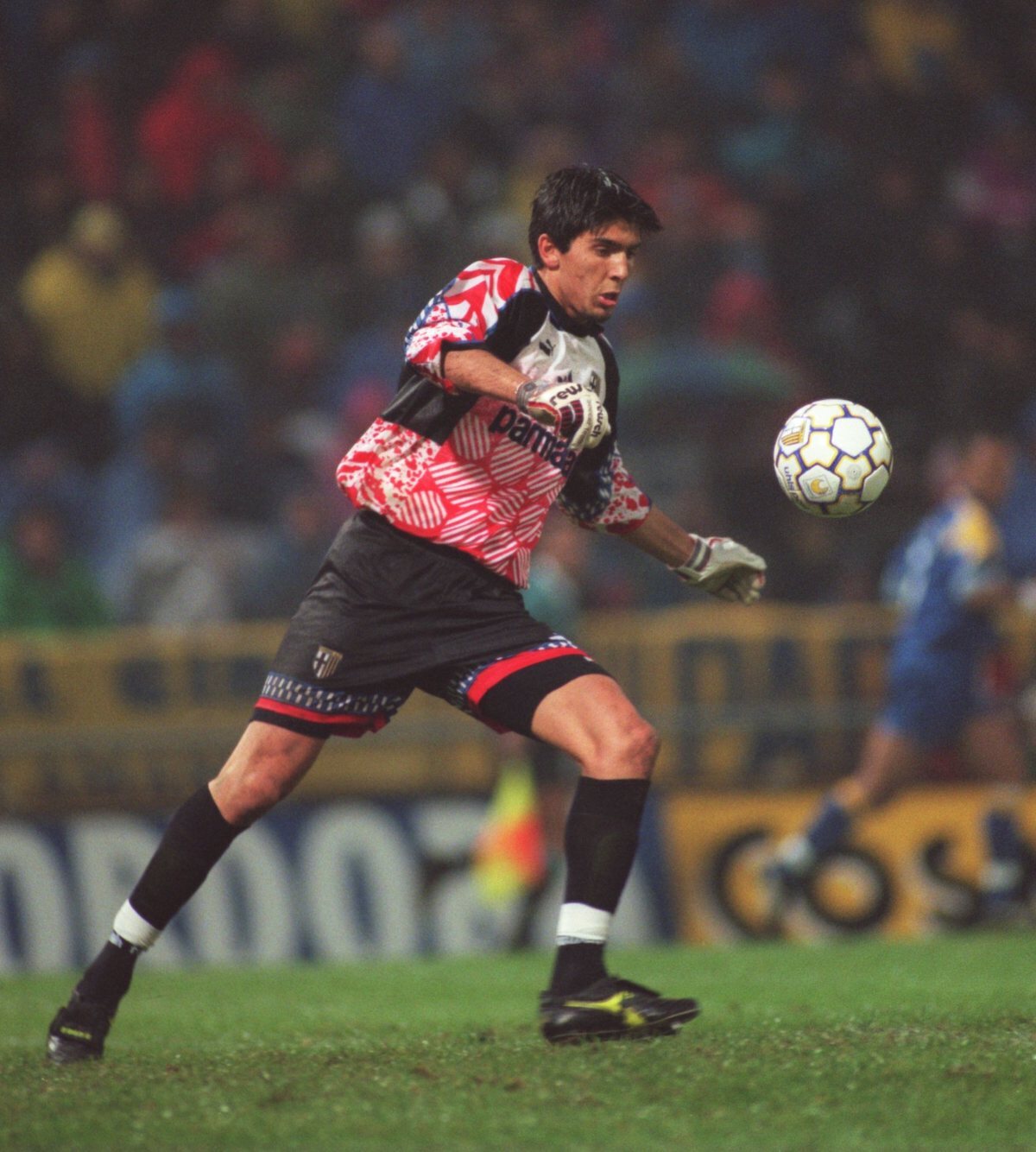 «Gigi» Buffon, en su segundo partido en Serie A con el Parma, en 1995. (Wikimedia Commons)