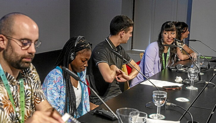 Irudian, Beñat Garaio, Franca Umasoye, Beñat Jusue, Mariona Miret eta Ainhoa Ruiz de Angulo, HIGA topaketetan.