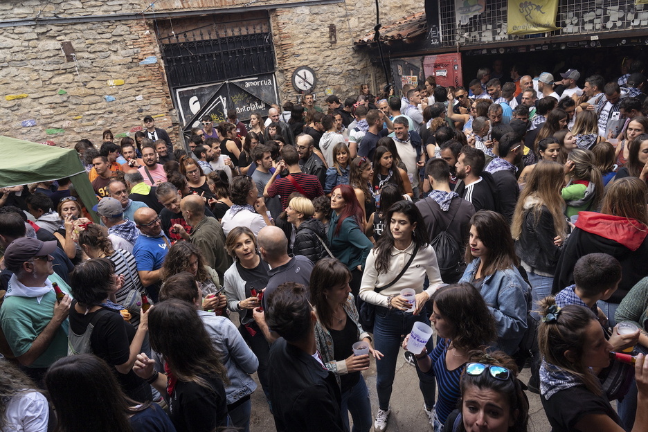 El gaztetxe de Gasteiz, en los primeros minutos de las fiestas. 