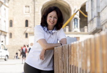 La artista Txaro Arrazola ha dado el pregón de las fiestas de Gasteiz.