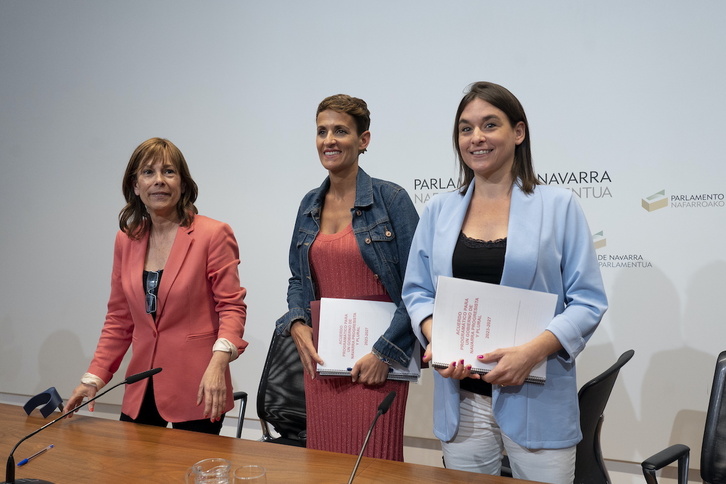 Barkos, Chivite y Alfaro, tras firmar el acuerdo programático.