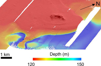 Mapa barométrico del fondo del Mediterráneo que muestra uno de los volcanes al lado de Sicilia.