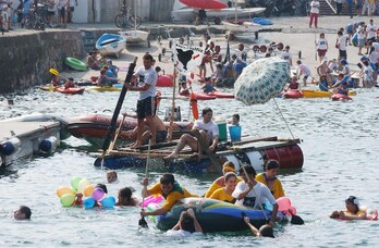 Solo unas decenas de balsas tomaron parte en la edición de 2003.
