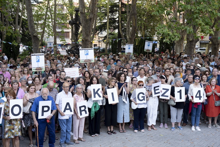 Otra movilización ha rechazado el parking de la Plaza de la Cruz de Iruñea.
