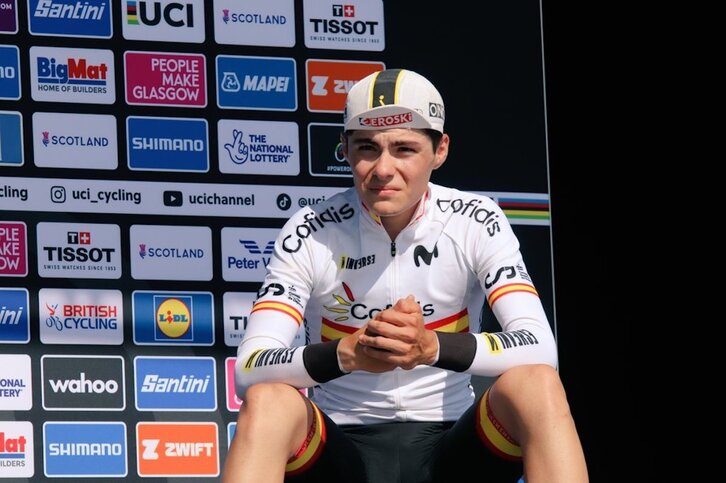 Markel Beloki, con la gorra que empleaba su padre Joseba en las pruebas contrarreloj.