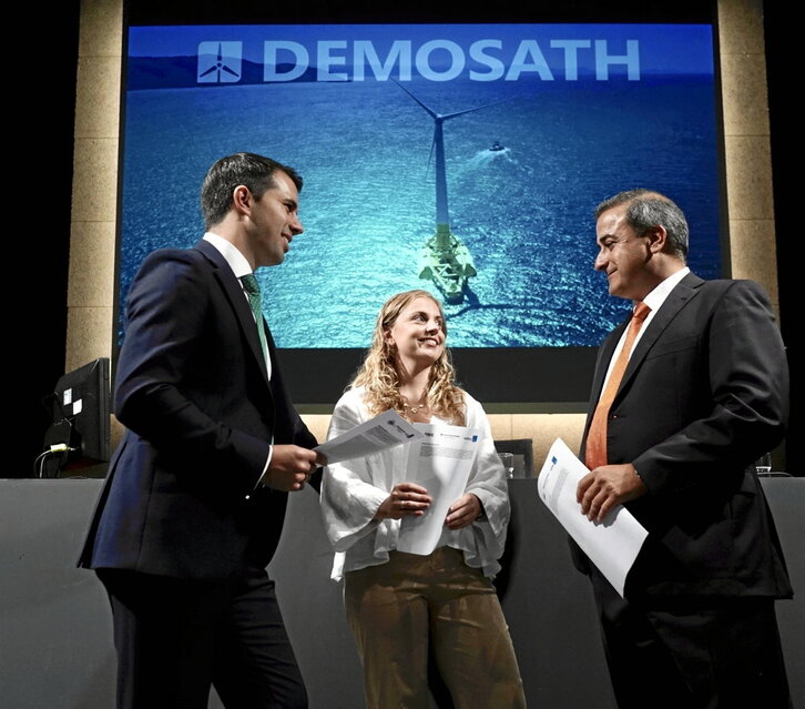 DemoSHAT egitasmoaren bultzatzaileak, atzo, Bilboko aurkezpenean.