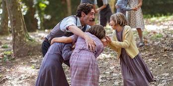 Enric Auquer encarna a Antoni Benaiges en 'El maestro que prometió el mar'.