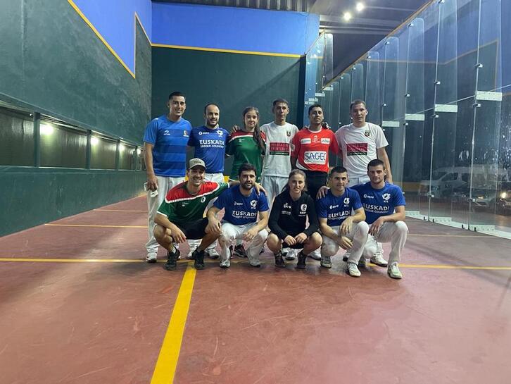 Euskal pilotariak, Mexikon.