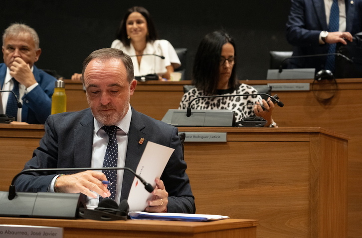 Javier Esparza, hoy en su escaño del Parlamento navarro.