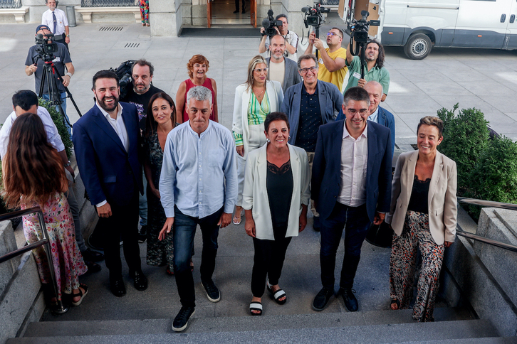 Diputados y senadores de EH Bildu, esta mañana en Madrid.