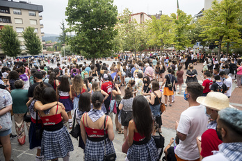 Hainbat eragile feministek elkarretaratzea deitu dute Amurrioko jaietan izandako bi eraso matxistak salatzeko.