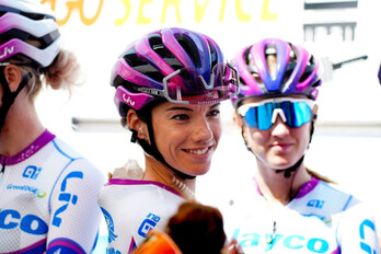 Ane Santesteban ha corrido los tres últimos años en el Jayco, con el que ha acabado entre las diez primeras las tres grandes.