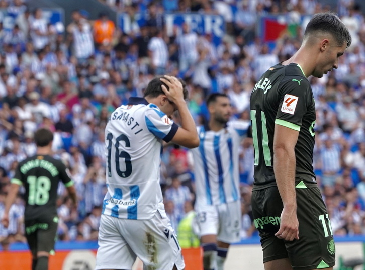 La ausencia de Olasagasti, que se lamenta de la ocasión fallada ante el Girona, es la única novedad en la convocatoria de Imanol.