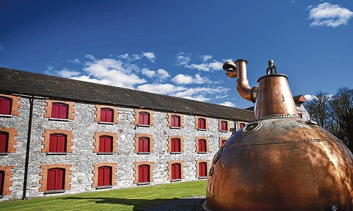 Whiski destilategi zahar bat, bere alanbike eta guzti.