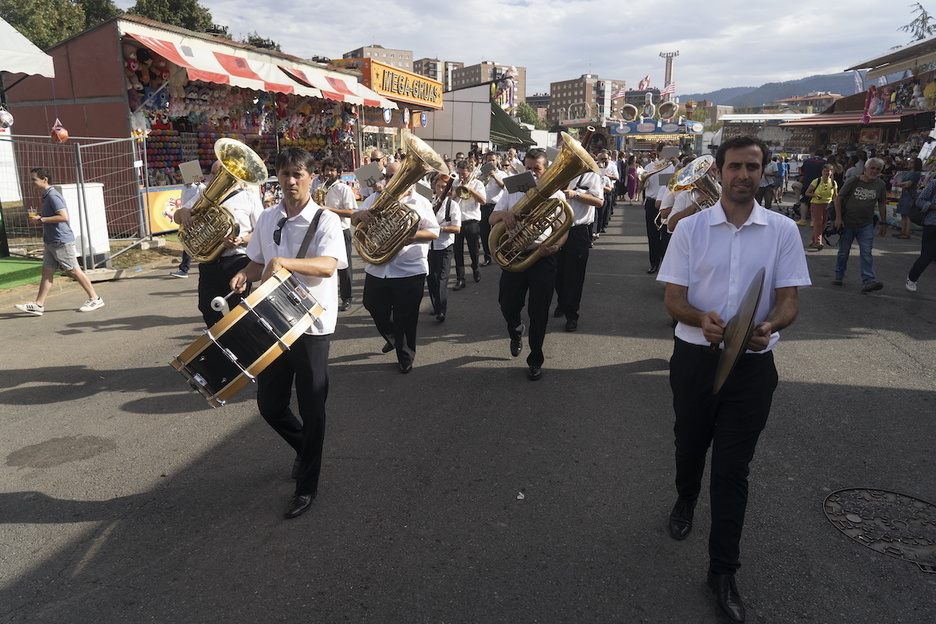 La Banda Municipal de Música, en el parque de Etxebarria.