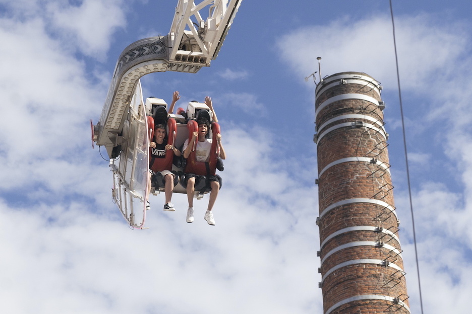 Una de las atracciones que se han instalado en el parque de Etxebarria, en Bilbo.