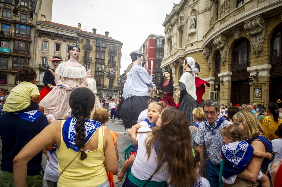 Los gigantes y cabezudos, una cita a no perderse... aunque haya sueño.