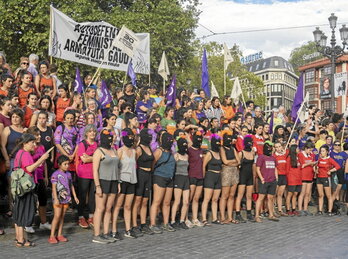 Comparecencia del movimiento feminista antes del inicio de las fiestas de Bilbo. onika DEL VALLE  FOKU