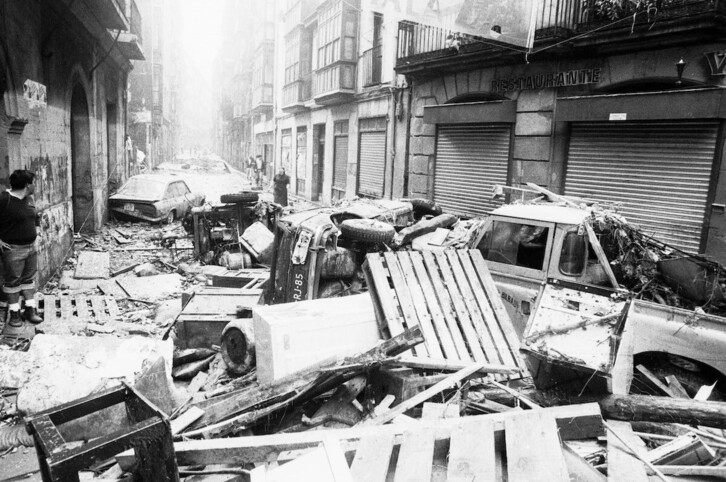 Uholdeen ondorioak Bilboko kaleetan.