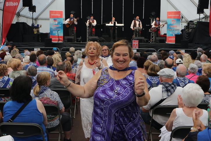 Actuación de Los Cinco Bilbainos, en la Pérgola del parque de Doña Casilda.