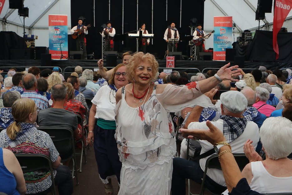 Animación en el concierto de Los Cinco Bilbainos.
