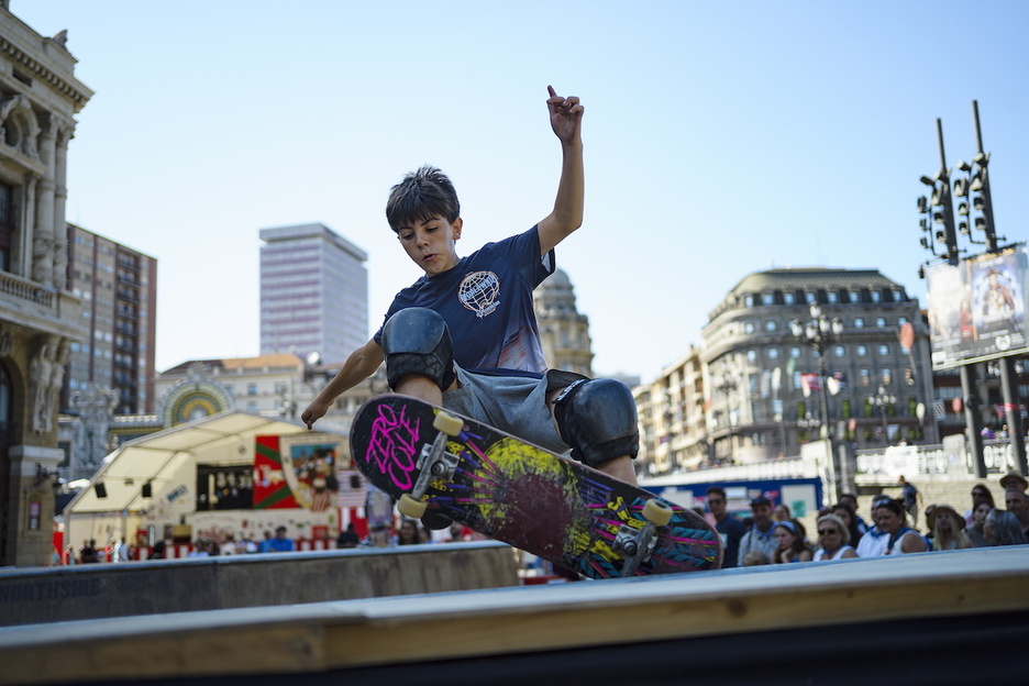 Skate lehiaketa, Bilboko Konpartsak antolatuta.
