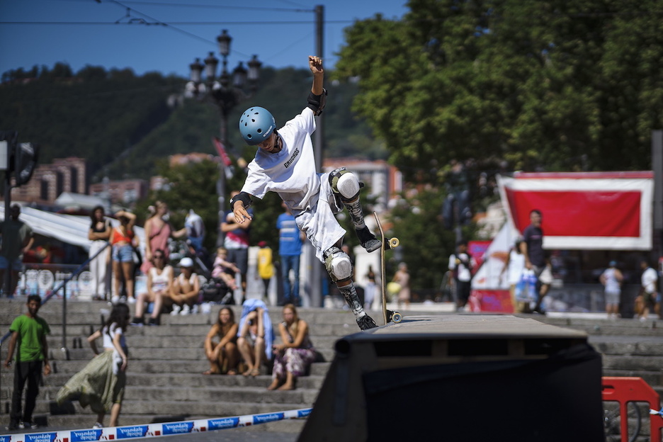 Skate lehiaketa, Bilboko Konpartsak antolatuta.