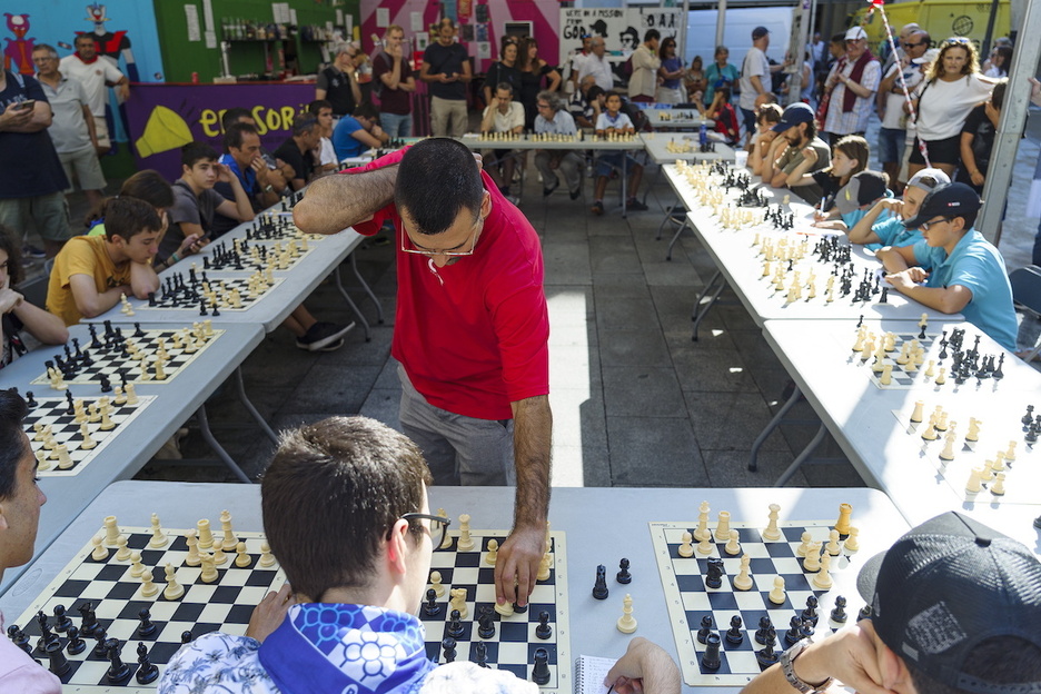 Aldibereko xake partidak, Bilboko Konpartsak antolatua. 