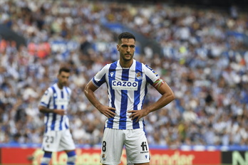 Mikel Merino en un partido con la Real.