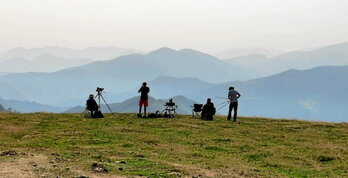 Observation de la migration des rapaces au col d’Organbidexka à Larrau. Willy ROUX
