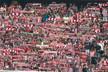 Grada popular de San Mamés en un partido de la temporada pasada.