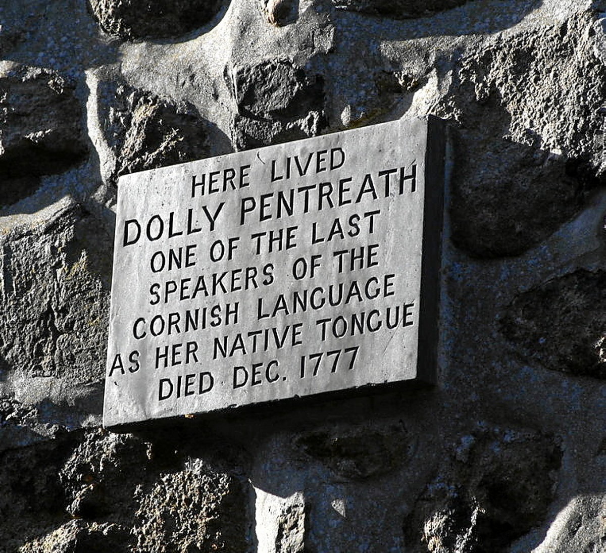Kornikeraren azken hiztunetako bat izan zen Dolly Pentreath gogoan, Kornuallesen (Paul MISON)