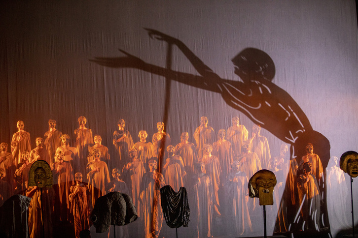 Un momento de la escenificación de la ópera.