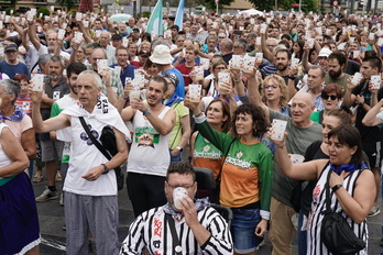 La movilización ha concluido con un brindis por el retorno de presos, huidos y deportados a casa.