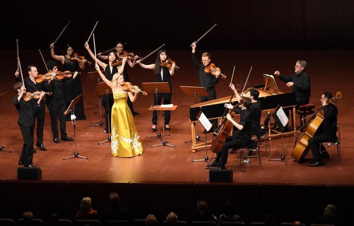 La violinista alemana y su ensemble.