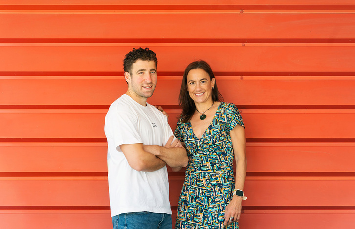 Mikel Tous eta Sara Maldonado EHUko ikertzaileak.