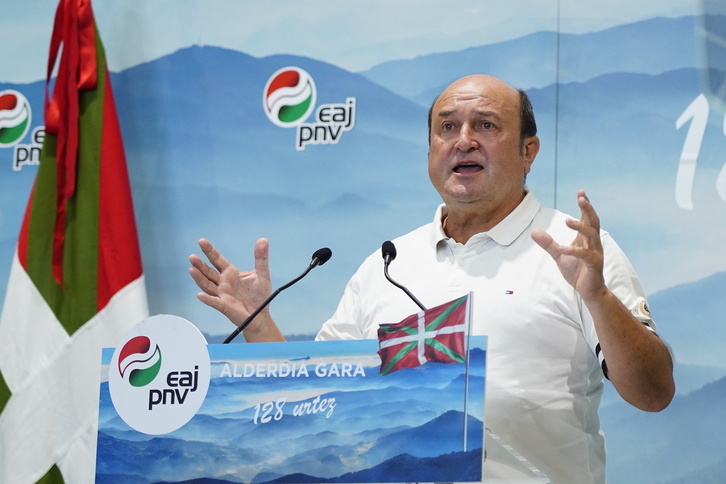 Andoni Ortuzar, en el acto de Zarautz.