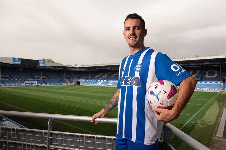 Álex Sola ha sido el último fichaje en ser presentado.