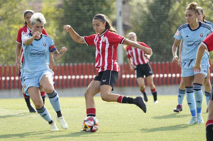 Una imagen del encuentro que enfrentó a Athletic B y Osasuna en Lezama. Athletic Club