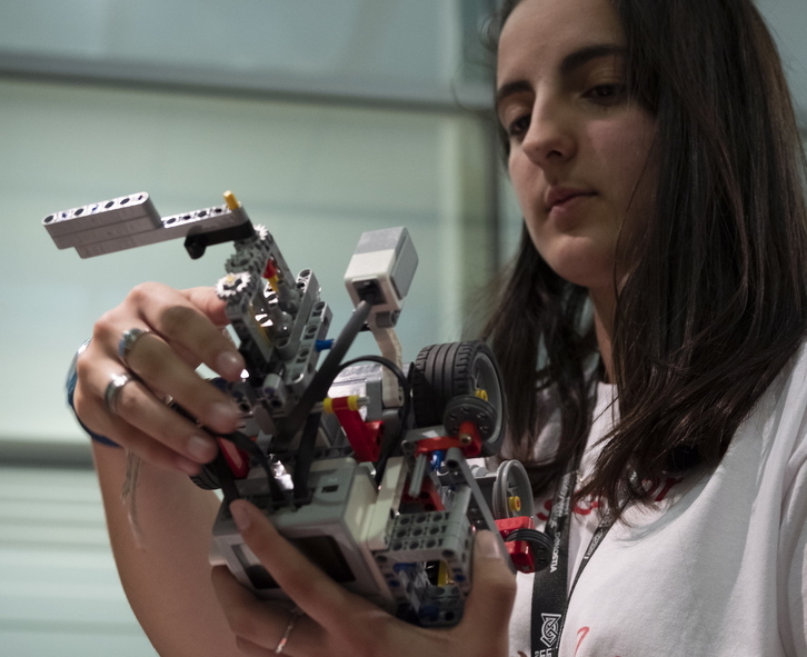 First Lego Leagueren aurreko edizio baten partaidea, irudian.