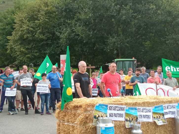 Comparecencia ante los medios de EHNE, hoy en Larraitz.