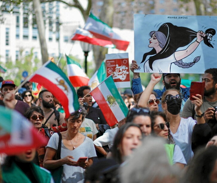 Protesta en Nueva York en apoyo a las mujeres iraníes.